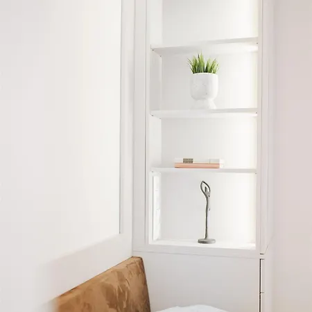 Roosevelt Riverside Apartmans *