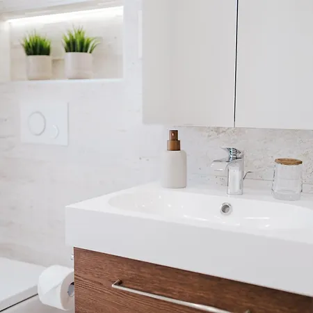 Roosevelt Riverside Apartmans *