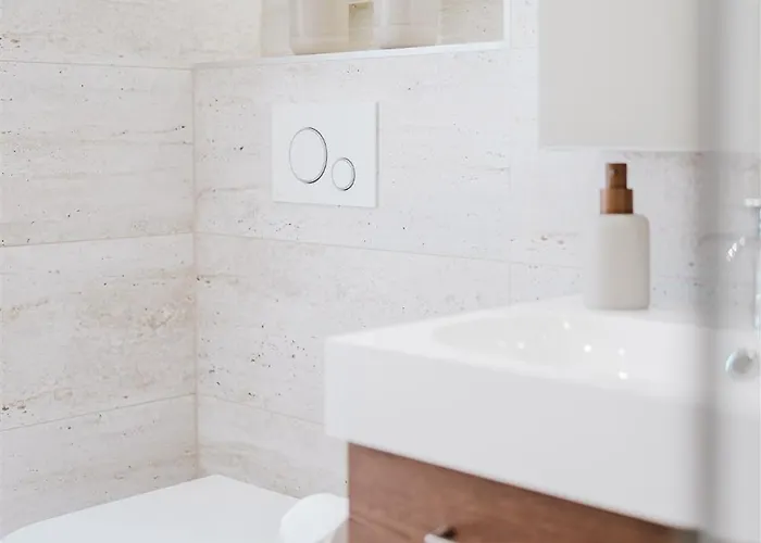 Roosevelt Riverside Apartmans Апартаменты *