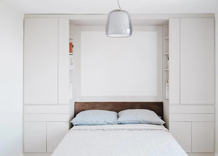 Roosevelt Riverside Apartmans Апартаменты *